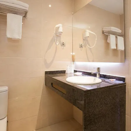 Πανσιόν Fernando 2*